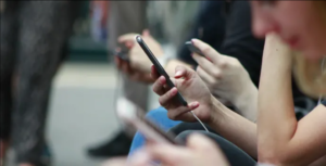 Stulna smartphones blir värdelösa genom samarbete mellan Telia och mobiltillverkare 2