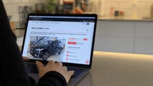 Svenskarna allt mer positiva till att köpa bil online