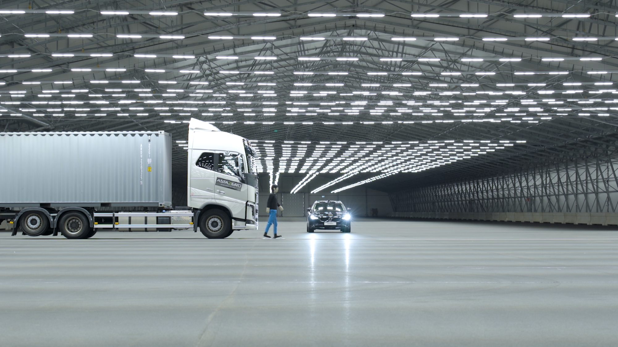 Nu öppnas världens längsta inomhusbana för test av självkörande fordon