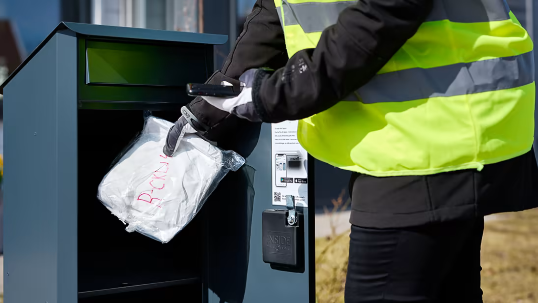 Ett smart lås på din postlåda. Det gör att tidningsbuden kan hämta och leverera alltifrån paket till kvarglömda jackor.