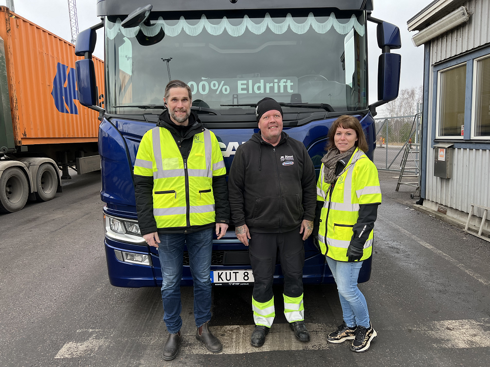 Snart ett år med regionens första el-lastbil i Norrköpings Hamn