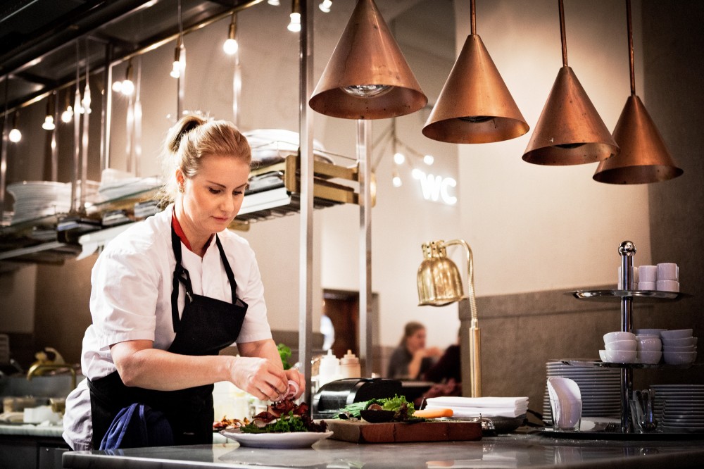 Svenska Brasserier investerar i nytt personalsystem – ska modernisera hanteringen av 600 löntagare.