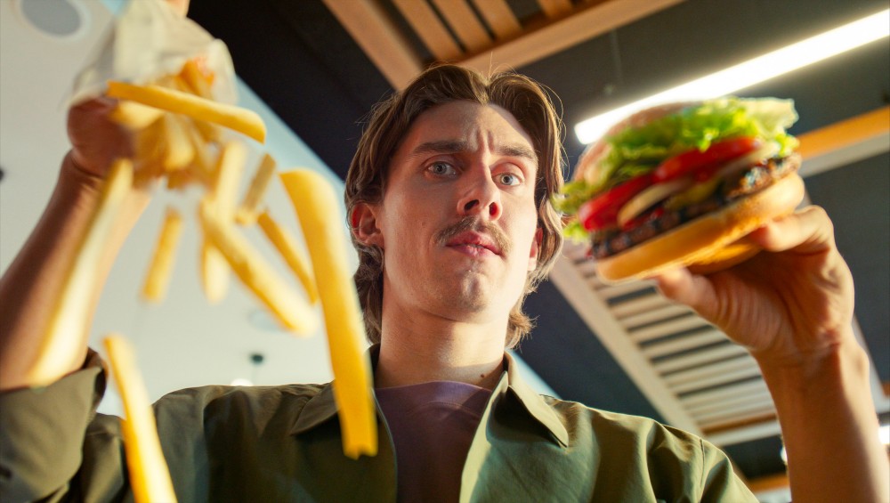 Burger King lanserar en ny kampanj: Bjuder svenskarna rakt in burgaren