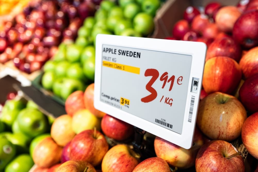 Dagligvarukedjan Alphamega installerar digitala etiketter till ett värde av 37 MSEK