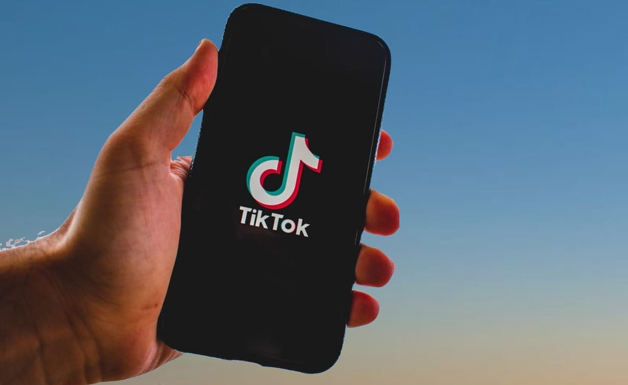 TikTok lanserar verktyg för att verifiera AI-innehåll - blir först i branschen