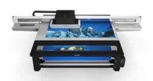 Canon höjer produktiviteten och prestandan för flatbäddsskrivarserien Arizona 1300 med tillägg av FLXflow-teknik