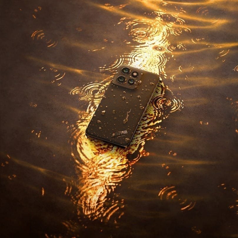 Motorola utvecklar sitt erbjudande för företag med nya telefoner, mjukvara och ett business edition paket