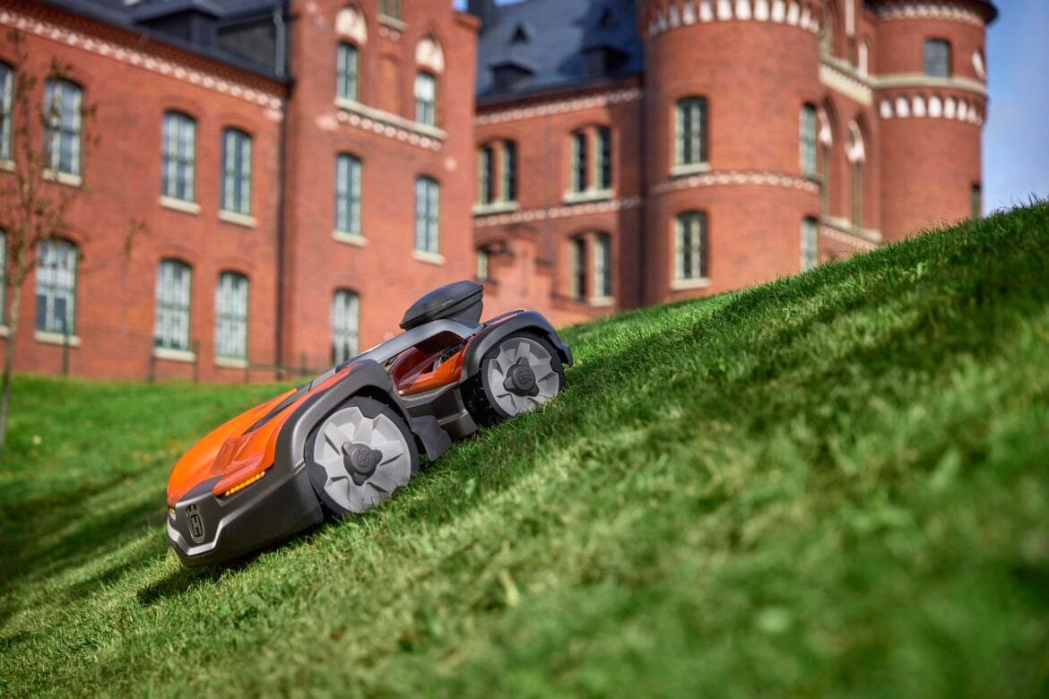 Husqvarna lanserar AI-kompatibel plattform för robotgräsklippare