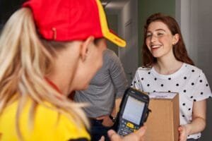 DHL lanserar hemleveranser i Sverige