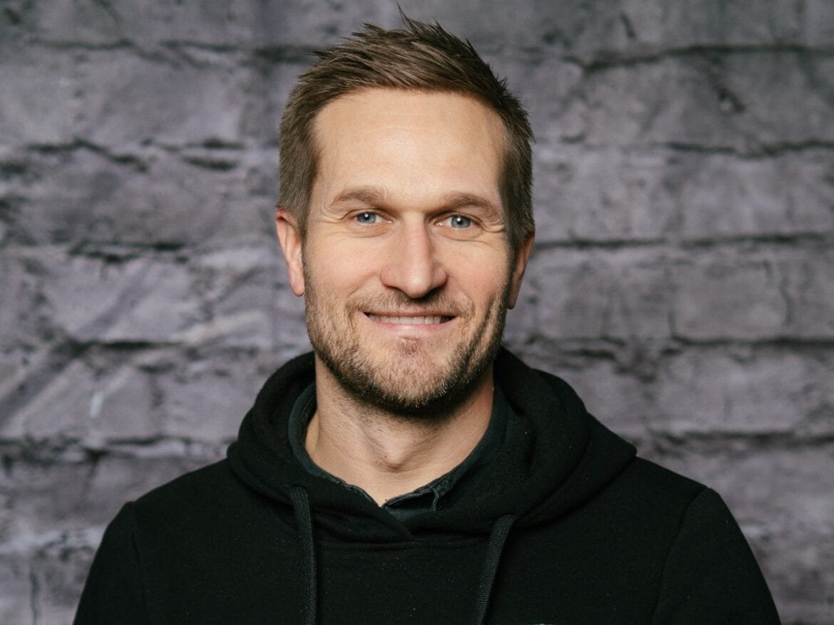 Digitala affärsstudion Helo och ehandelsplattformen SCAYLE i strategiskt samarbete – Vinoteket och Winefinder först ut