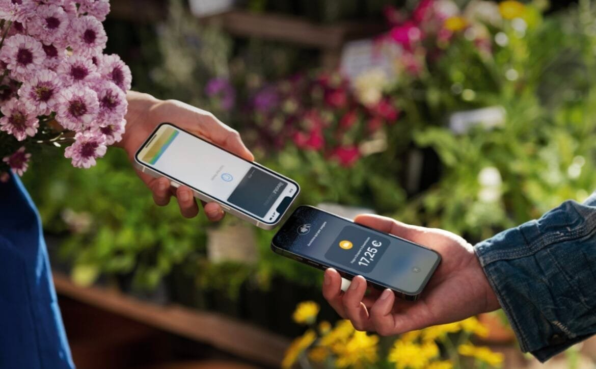 Revolut lanserar tap to pay på iPhone i Sverige