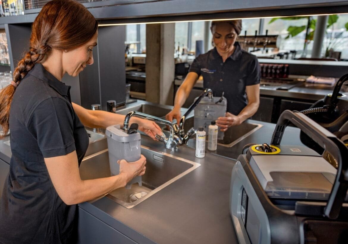 Ny textilvårdsmaskin för snabb och enkel borttagning av fläckar på textilier