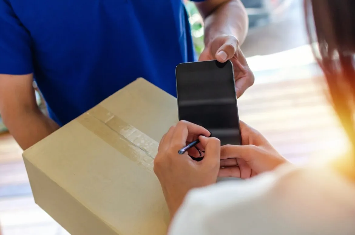 8 av 10 konsumenter unga e-handelskonsumenter fortfarande upplever leveransproblem