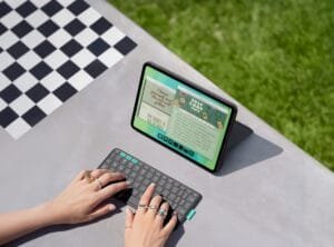 Logitechs nya Flip Folio underlättar en vardag på språng Logitechs nya Flip Folio underlättar en vardag på språng
