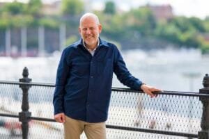 Retail media och DOOH kan utmana linjär TV – genom att leverera målgruppsdata på nya sätt Retail media och DOOH kan utmana linjär TV – genom att leverera målgruppsdata på nya sätt