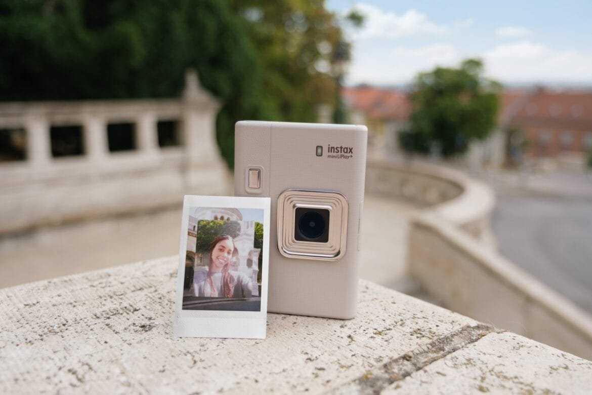 Fujifilm presenterar nästa generation av sin instax mini LiPlay Hybrid Instant Camera-serie