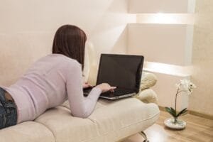 E-handeln slog historiskt rekord i november – ökade med 19 procent