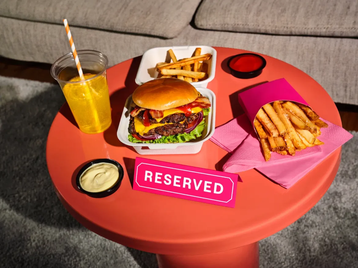 Foodora Parrot 176 v3 FINAL sRGB