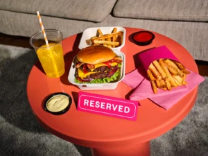 Foodora Parrot 176 v3 FINAL sRGB