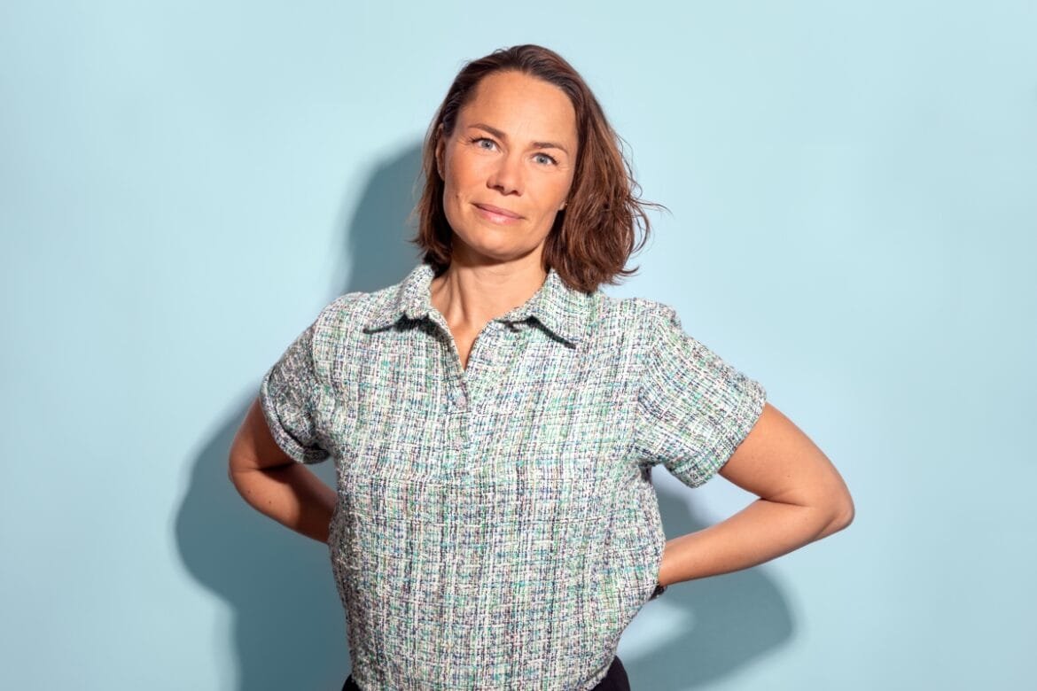 662928 Säljteam porträtt23214 1 Linda2 Blue (1) e5cf9f original 1774267341 ry65y