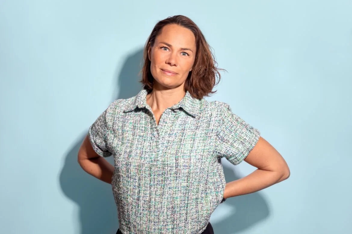 662928 Säljteam porträtt23214 1 Linda2 Blue (1) e5cf9f original 1774267341 ry65y