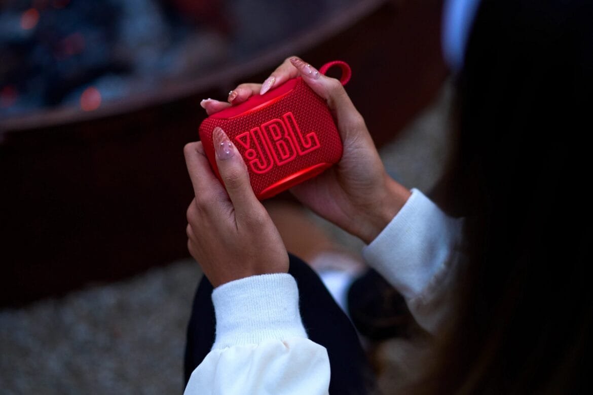 JBL Go 5 Lifestyle (3) wr234