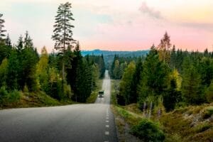 SHUTTERSTOCK 488927953 PRINT HIGH RES FINAL MERGED TRUCK OK 45t46