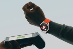 Watch Runner 2 Curve Tap to Pay Series Main ess