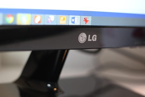 max i m monitor 468148 1920