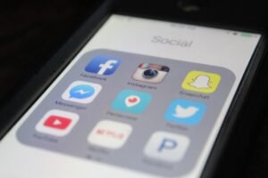 Ny Snapchat-studie: Norden leder skiftet från publika delningar till mer privata relationer i sociala medier