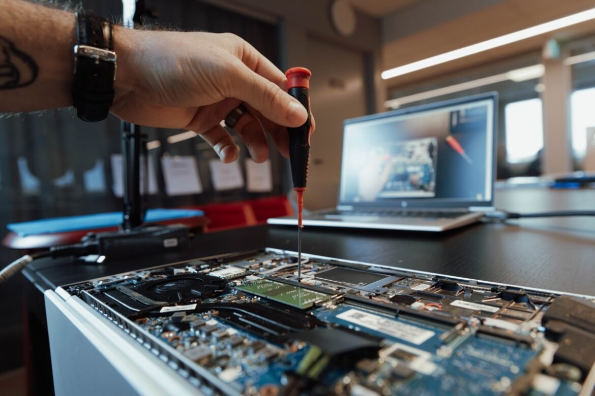 EU:s Right to Repair i Sverige – så här förändras reparationen av telefoner och datorer