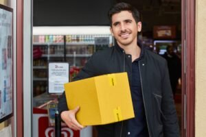 DHL investerar i 1 900 paketombud med nytt system för pakethantering