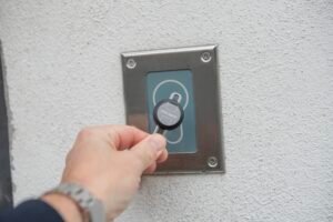 Effektivare fastighetsförvaltning i sikte när ASSA ABLOY integrerar eCLIQ med Aptus